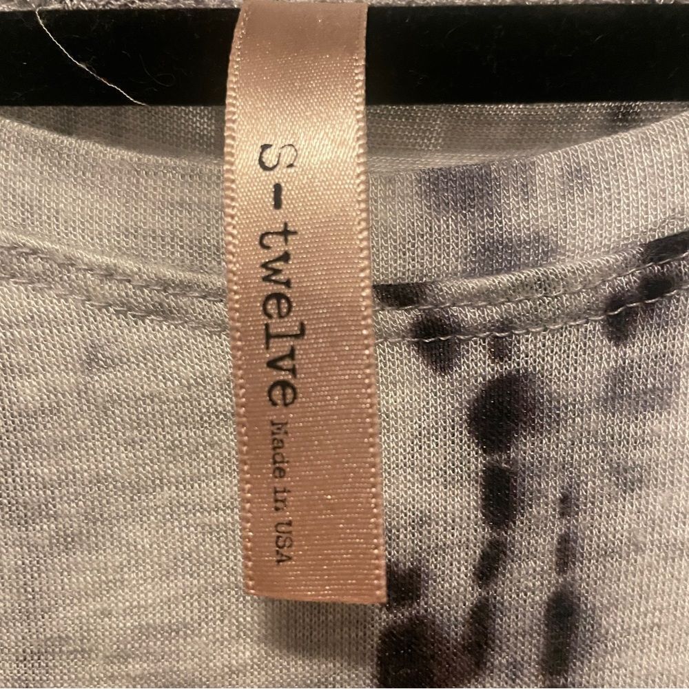 S-twelve Women’s Top - Picture 2 of 5
